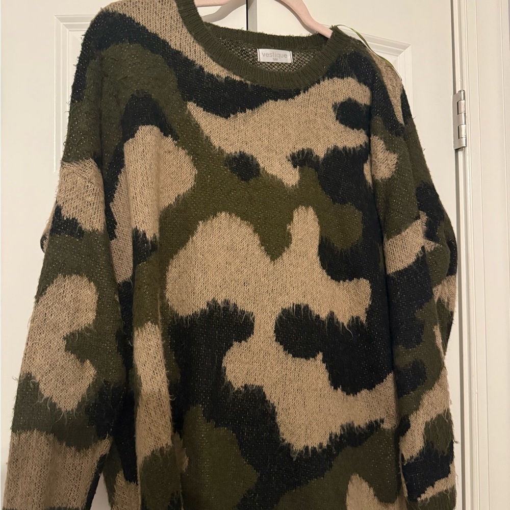 Vestique Camouflage Sweater - Olive and Black